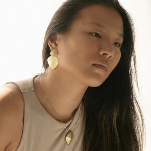 COLLAR TRIANGULAR GRABADO BILYFER